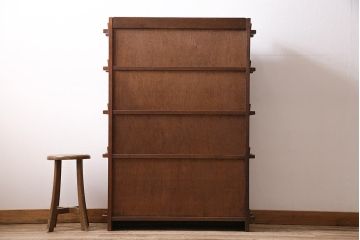 昭和中期の本棚の見た目を変えずに綺麗にリペア!クリーニング、ささくれ等の補修。赤味がかった茶色で着色し仕上げ。(オープンシェルフ、シェルフ)