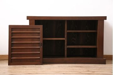 四尺水屋箪笥サイドボードをリペア&カスタム!収納部はセパレートさせ、可動式の棚板を設置。天板の補強。現状に近しい色味に着色し仕上げ。(食器棚、収納棚、戸棚、リビングボード、下駄箱)