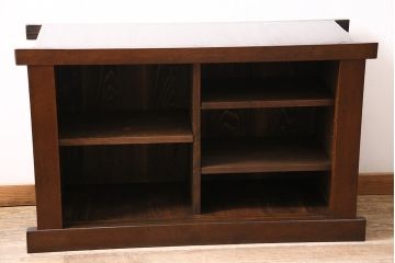 四尺水屋箪笥サイドボードをリペア&カスタム!収納部はセパレートさせ、可動式の棚板を設置。天板の補強。現状に近しい色味に着色し仕上げ。(食器棚、収納棚、戸棚、リビングボード、下駄箱)