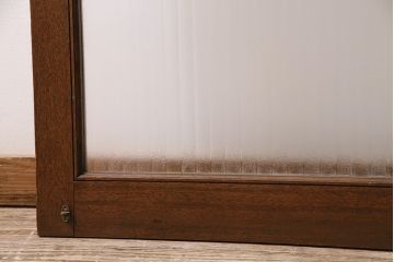 ガラス扉をリペア&カスタム!設置場所に合わせてリサイズ。上部のガラスのみクリアガラスへ入れ替え。鍵の取り付け。(ガラスドア、建具)