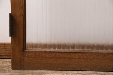 ガラス扉をリペア&カスタム!設置場所に合わせてリサイズ。上部のガラスのみクリアガラスへ入れ替え。鍵の取り付け。(ガラスドア、建具)