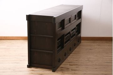 近江水屋箪笥の上段の見た目を変えずに綺麗にリペア!天板の補強。引き出し底板の張り替え。現状に近しい色味に着色し、ワックス仕上げ。(収納棚、食器棚、サイドボード、キャビネット)