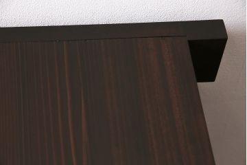近江水屋箪笥の上段の見た目を変えずに綺麗にリペア!天板の補強。引き出し底板の張り替え。現状に近しい色味に着色し、ワックス仕上げ。(収納棚、食器棚、サイドボード、キャビネット)
