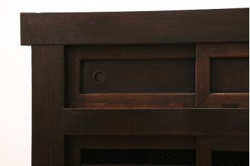 近江水屋箪笥の上段の見た目を変えずに綺麗にリペア!天板の補強。引き出し底板の張り替え。現状に近しい色味に着色し、ワックス仕上げ。(収納棚、食器棚、サイドボード、キャビネット)