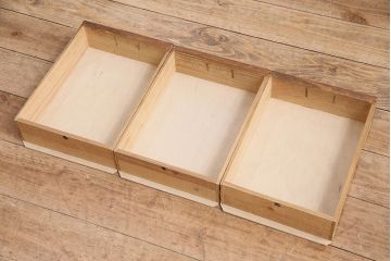 昭和初期の戸棚をリペア&カスタム!ダイヤガラスをレトロガラスへ入れ替え。クリアワックス仕上げ。(食器棚、収納棚、キャビネット)