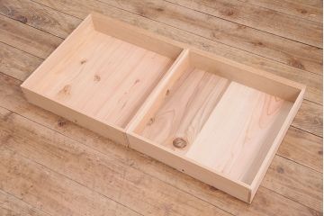 昭和中期のガラスケースの見た目を変えずに綺麗にリペア!欠損した引き出しを新たに製作。1トーン落ち着いた色味に着色し仕上げ。(ショーケース、陳列棚)