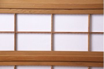 昭和中期の裏障子付き格子戸2枚をリペア&カスタム!戸車を取り付け。裏障子の張り替え。ワックス仕上げ。(引き戸、建具)