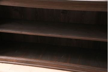 大正期の重ね飾り棚をリペア&カスタム!傷んだ木部の交換し、上下別でも使用可能に。棚板を新たに製作。台輪の補強。濃い茶色で着色し仕上げ。(収納棚、キャビネット)