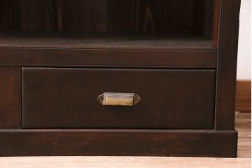 大正期の重ね飾り棚をリペア&カスタム!傷んだ木部の交換し、上下別でも使用可能に。棚板を新たに製作。台輪の補強。濃い茶色で着色し仕上げ。(収納棚、キャビネット)