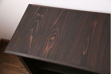 大正期の重ね飾り棚をリペア&カスタム!傷んだ木部の交換し、上下別でも使用可能に。棚板を新たに製作。台輪の補強。濃い茶色で着色し仕上げ。(収納棚、キャビネット)