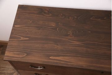 昭和初期の箪笥ローチェストをリペア&カスタム!可動部の調整。傷の補修。天板、木製脚を取り付け。1トーン落ち着いた色味に着色し仕上げ。(収納箪笥、リビングボード、引き出し)