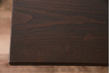 五尺水屋箪笥サイドボードをリペア&カスタム!背面に跳ね上げ式カウンターを取り付け。倹飩式扉を右開き戸へ変更。建具は麻の葉模様ガラス、クリアガラスと金網を組み入れ。2トーンの色味で着色し仕上げ。(収納棚、戸棚、キャビネット、食器棚)