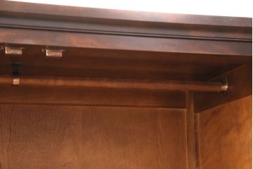 北海道民芸家具の2段重ねワードローブの見た目を変えずに綺麗にリペア!可動部の調整。傷の補修。(洋服タンス)