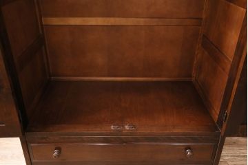 北海道民芸家具の2段重ねワードローブの見た目を変えずに綺麗にリペア!可動部の調整。傷の補修。(洋服タンス)