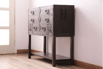 明治期の刀箪笥をリペア&カスタム!可動部の調整を行い、木製脚を取り付け。(収納箪笥、チェスト、サイドボード)