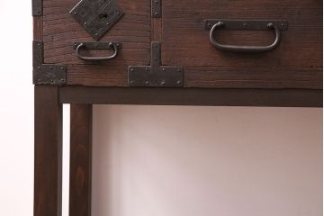 明治期の刀箪笥をリペア&カスタム!可動部の調整を行い、木製脚を取り付け。(収納箪笥、チェスト、サイドボード)