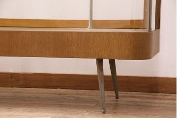 昭和中期のガラスケースをリペア&カスタム!割れたガラスの入れ替え。ガラス棚板の追加。本体下部は突板を貼り補修。ワックス仕上げ。(ショーケース、陳列棚)