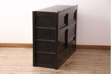 明治期の四尺水屋箪笥サイドボードの見た目を変えずに綺麗にリペア!可動部の調整を行い、天板を補強。1トーン明るい色味に着色し仕上げ。(収納棚、戸棚、食器棚)