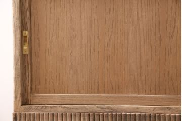 大正期のガラスケースをリペア&カスタム!背面の欠損した建具を製作。既存の脚を撤去し、角脚を取り付け。真鍮製の引き手を取り付け。(ショーケース、陳列棚)