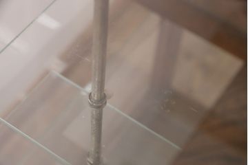昭和初期のガラスケースをリペア&カスタム!ガラス天板に変更。丸脚を取り付け。濃い茶色で着色し仕上げ。(ショーケース、陳列棚)