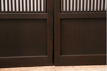 昭和初期の格子戸4枚をリペア&カスタム!クリアガラスを結霜ガラスへ入れ替え。障子の張り替え。濃い茶色で着色し仕上げ。(引き戸、建具)
