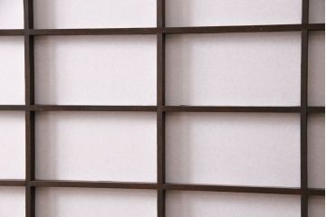 昭和初期の格子戸4枚をリペア&カスタム!クリアガラスを結霜ガラスへ入れ替え。障子の張り替え。濃い茶色で着色し仕上げ。(引き戸、建具)