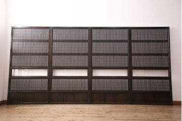 大正期の格子戸4枚をリペア&カスタム!設置場所に合わせてリサイズ。引き手を取り付け。裏障子の張り替え。現状に近しい色味に着色し仕上げ。(引き戸、建具)