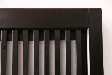 大正期の格子戸4枚をリペア&カスタム!設置場所に合わせてリサイズ。引き手を取り付け。裏障子の張り替え。現状に近しい色味に着色し仕上げ。(引き戸、建具)