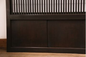 大正期の格子戸4枚をリペア&カスタム!設置場所に合わせてリサイズ。引き手を取り付け。裏障子の張り替え。現状に近しい色味に着色し仕上げ。(引き戸、建具)