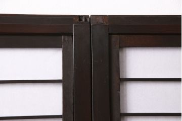 大正期の格子戸4枚をリペア&カスタム!設置場所に合わせてリサイズ。引き手を取り付け。裏障子の張り替え。現状に近しい色味に着色し仕上げ。(引き戸、建具)