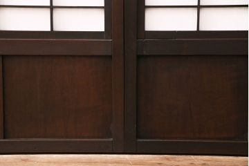 大正期の格子戸4枚をリペア&カスタム!設置場所に合わせてリサイズ。引き手を取り付け。裏障子の張り替え。現状に近しい色味に着色し仕上げ。(引き戸、建具)