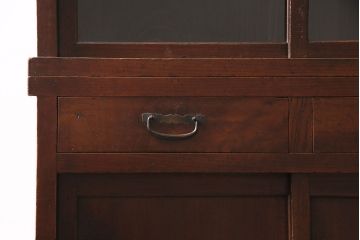 戸棚をリペア&カスタム!可動部の調整や傷の補修を行い、建具はゆらゆらガラスへ入れ替え。(収納棚、キャビネット、食器棚)