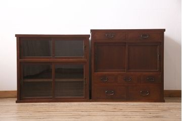 戸棚をリペア&カスタム!可動部の調整や傷の補修を行い、建具はゆらゆらガラスへ入れ替え。(収納棚、キャビネット、食器棚)