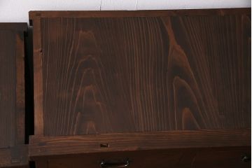 戸棚をリペア&カスタム!可動部の調整や傷の補修を行い、建具はゆらゆらガラスへ入れ替え。(収納棚、キャビネット、食器棚)