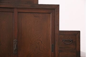 明治期の重ね箪笥をリペア&カスタム!取り外し可能な棚板を新たに製作。1トーン落ち着いた色味に着色し仕上げ。(収納棚、時代箪笥、引き出し)