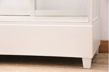昭和中期のガラスケースをリペア&カスタム!棚板をガラス製へ変更。アンティークホワイトでペイント仕上げ。(ショーケース、陳列棚)