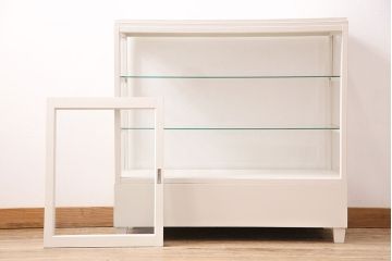 昭和中期のガラスケースをリペア&カスタム!棚板をガラス製へ変更。アンティークホワイトでペイント仕上げ。(ショーケース、陳列棚)