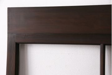 昭和初期のガラス戸2枚をリペア&カスタム!設置場所に合わせてリサイズ。ガラスはすべてクリアガラスへ入れ替え。現状に近しい色味に着色し仕上げ。(引き戸、建具)
