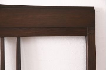 昭和初期のガラス戸2枚をリペア&カスタム!設置場所に合わせてリサイズ。ガラスはすべてクリアガラスへ入れ替え。現状に近しい色味に着色し仕上げ。(引き戸、建具)