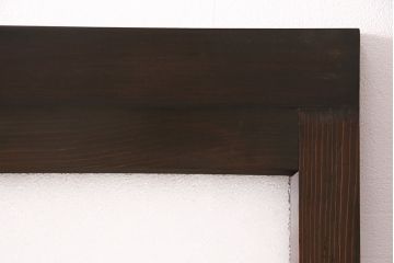 大正昭和初期のガラス戸をリペア&カスタム!設置場所に合わせてリサイズ。引き手を取り付け。ガラスの欠損箇所にダイヤガラスを組み入れ。吊り戸仕様に加工。チェスナットで着色し仕上げ。(引き戸、建具)