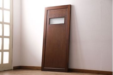 昭和中期のドアをリペア&カスタム!設置場所に合わせてリサイズ。ドアノブ、蝶番は取り外し、埋め木加工。(木製ドア、建具)