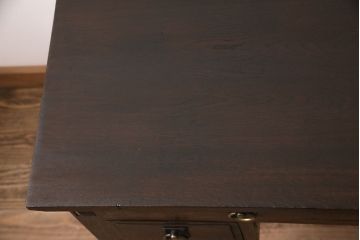 アンティークの平机の見た目を変えずに綺麗にリペア!可動部の調整を行い、現状に近しい色味に着色し仕上げ。(デスク、在宅ワーク、両袖机)