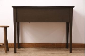 アンティークの平机の見た目を変えずに綺麗にリペア!可動部の調整を行い、現状に近しい色味に着色し仕上げ。(デスク、在宅ワーク、両袖机)