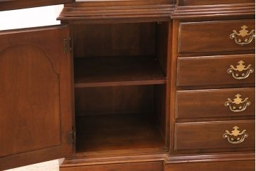 ドレクセルヘリテイジの照明付きキャビネットをリペア&カスタム!ガラス棚板を新たに製作し、入れ替え。現状に近しい色味に着色し仕上げ。(食器棚、収納棚、カップボード)
