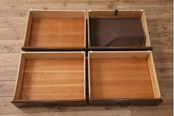 ドレクセルヘリテイジの照明付きキャビネットをリペア&カスタム!ガラス棚板を新たに製作し、入れ替え。現状に近しい色味に着色し仕上げ。(食器棚、収納棚、カップボード)