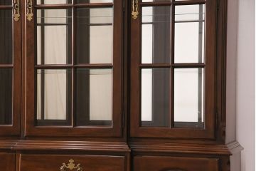 ドレクセルヘリテイジの照明付きキャビネットをリペア&カスタム!ガラス棚板を新たに製作し、入れ替え。現状に近しい色味に着色し仕上げ。(食器棚、収納棚、カップボード)