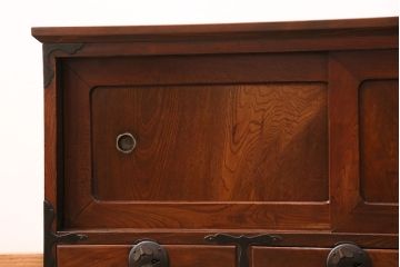アンティークの二本松箪笥ローボードをリペア&カスタム!可動部の調整を行い、天板を取り付け。(収納棚、テレビ台)