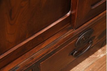 アンティークの二本松箪笥ローボードをリペア&カスタム!可動部の調整を行い、天板を取り付け。(収納棚、テレビ台)