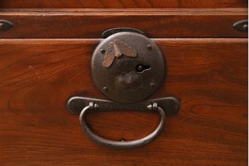 アンティークの二本松箪笥ローボードをリペア&カスタム!可動部の調整を行い、天板を取り付け。(収納棚、テレビ台)