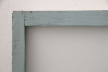 昭和初期のガラス戸3枚をリペア&カスタム!設置場所に合わせてリサイズ。引き手、鍵を取り付け。水色のバターミルクペイントで仕上げ。(引き戸、建具)